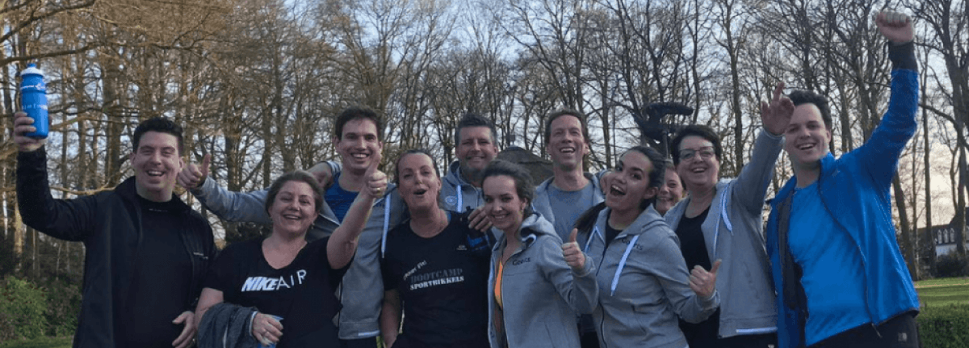 Het team van Geerts die met elkaar aan Bootcamp doet